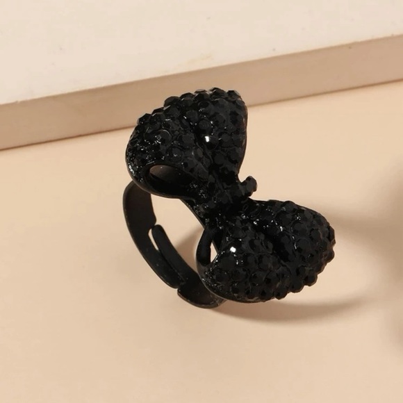 ❤️Black Rhinestone Bow Decor Ring - Picture 2 of 4